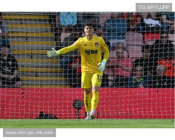 切尔西门将精彩出击化解险情随后转为助攻