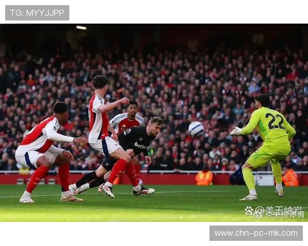 西汉姆中路抢断后迅速推进形成精彩破门